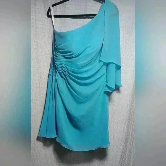 JJ House One shoulder Crew neck, Asymmetrical, midi  Chiffon formal Dress - Picture 1 of 6